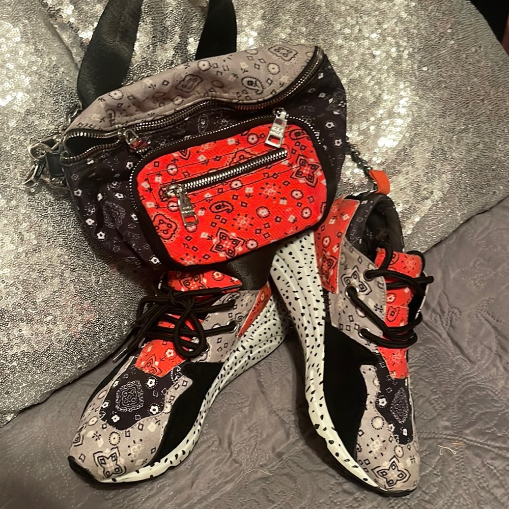 Steve Madden shoes and Fanny pack